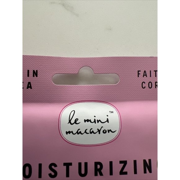Le Mini Macaron Moisturizing Vanilla Almond Hand Mask New (2 Gloves) - Picture 2 of 8